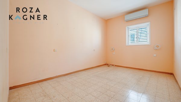⁦למכירה 4 חדרים ענקית ברחוב השקמה 13 בת ים⁩ – תמונה ⁦3⁩