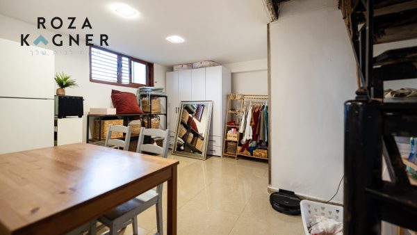 ⁦למכירה דירת 5 חדרים שהפכו ל-3 דירות בשכונת עג'מי יפו תל אביב.⁩ – תמונה ⁦7⁩