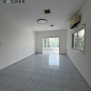 למכירה 3 חדרים ברחוב יעבץ ברחובות - מושלמת לחלוקה.